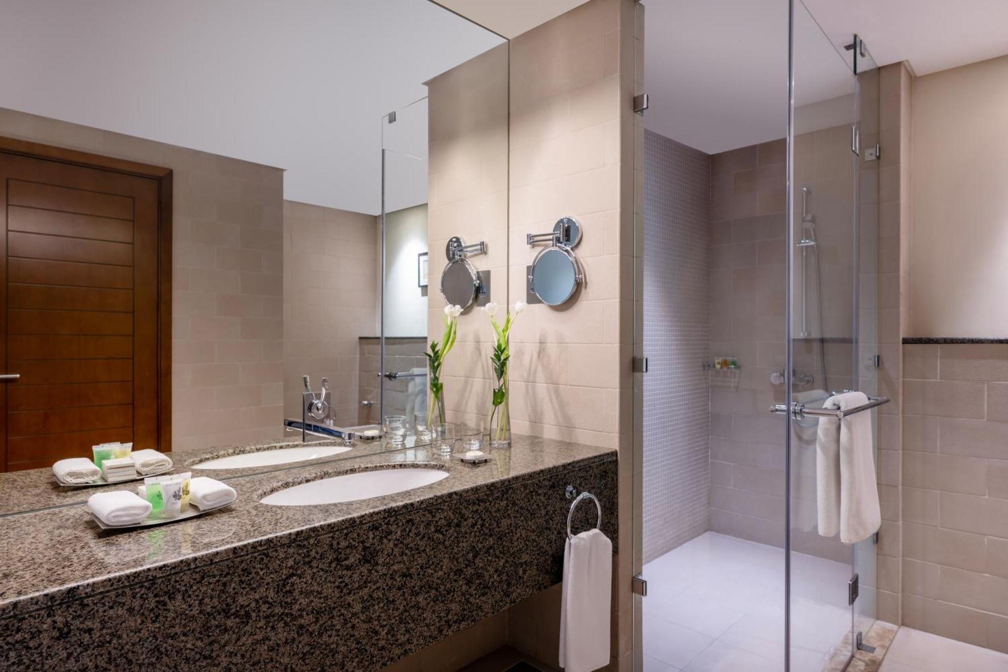 Grand Millennium Al Wahda Executive Aparthotel